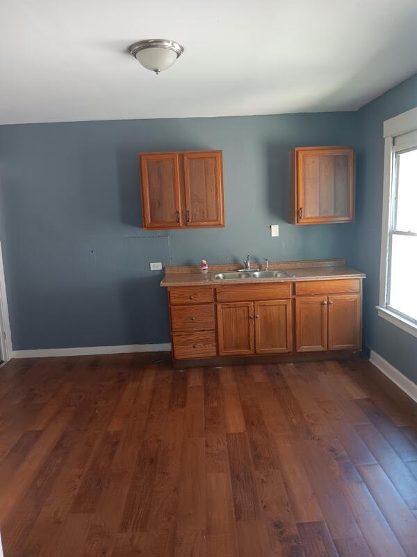 Building Photo - 1137 E 66th St