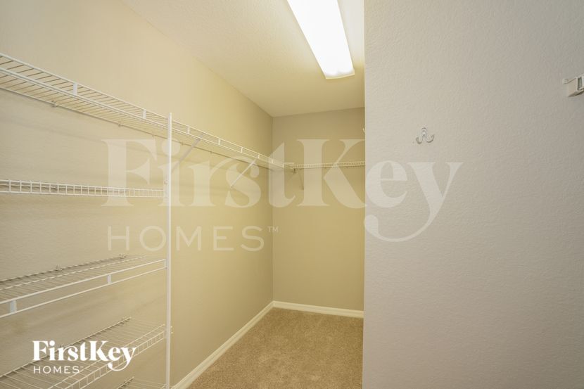 Building Photo - 2275 Vedado St