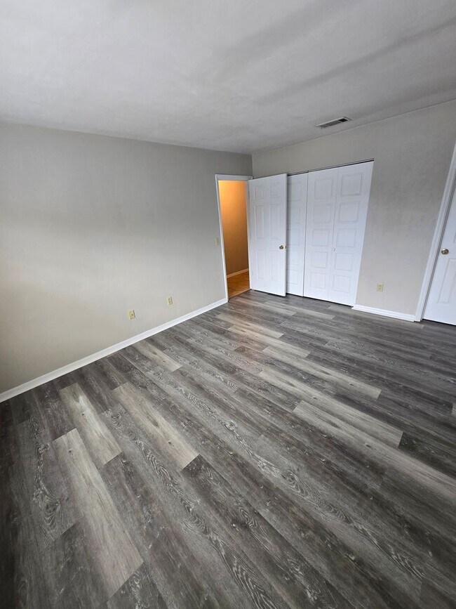 Building Photo - 2 Bedroom 2 Bath Condo