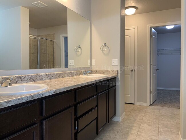 Building Photo - 8885 Vanderwood Rd