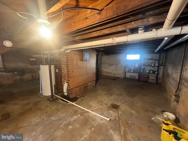 Building Photo - 813 Marye St