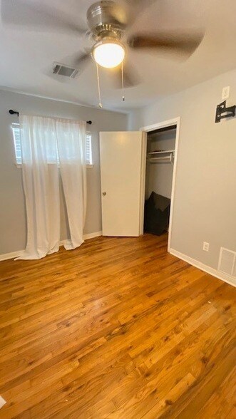 Building Photo - 222 Caplin St