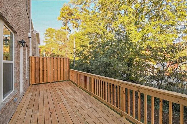 Building Photo - 2501 Ashford Oaks Dr