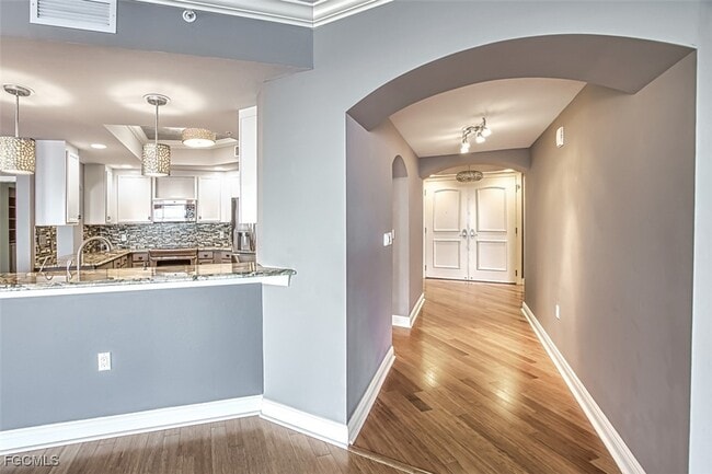 Building Photo - 2104 W First St