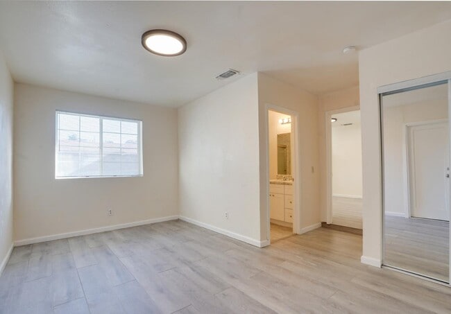 Building Photo - 2524 Pemberton Ct