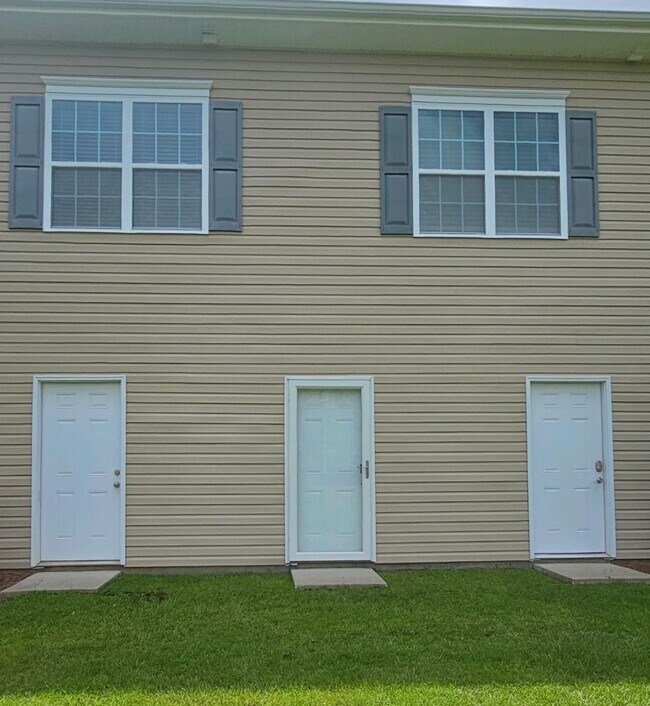 Building Photo - Live the Coastal Dream in This Gorgeous 3BR Murrells Inlet Condo - Long Term Rental