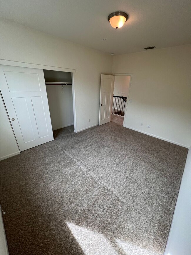 Building Photo - Spacious 4 Bedroom, 3 Bath Home with Bonus Room, 2 Car Garage in Westpark Village!