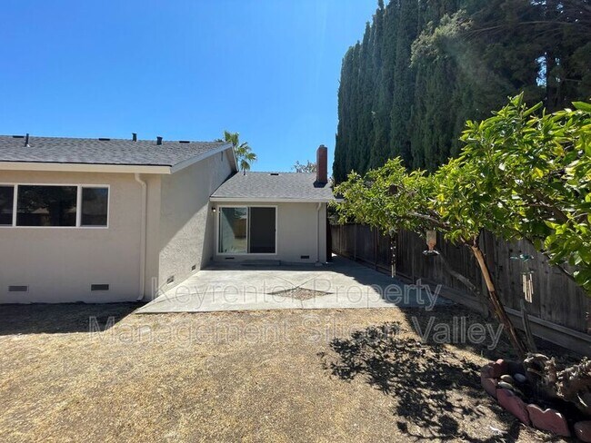 Building Photo - 5835 Halleck Dr
