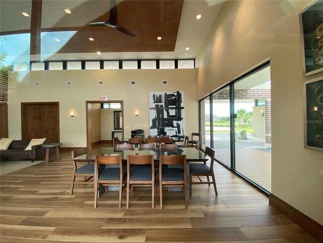 Building Photo - 8019 Glenlloyd Ave