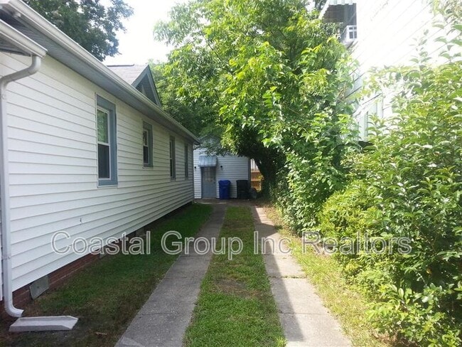 Building Photo - 141 E Ocean Ave