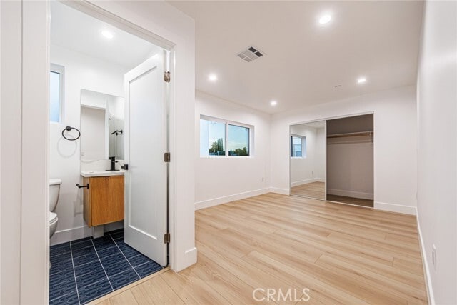 Building Photo - 1658 S Hayworth Ave