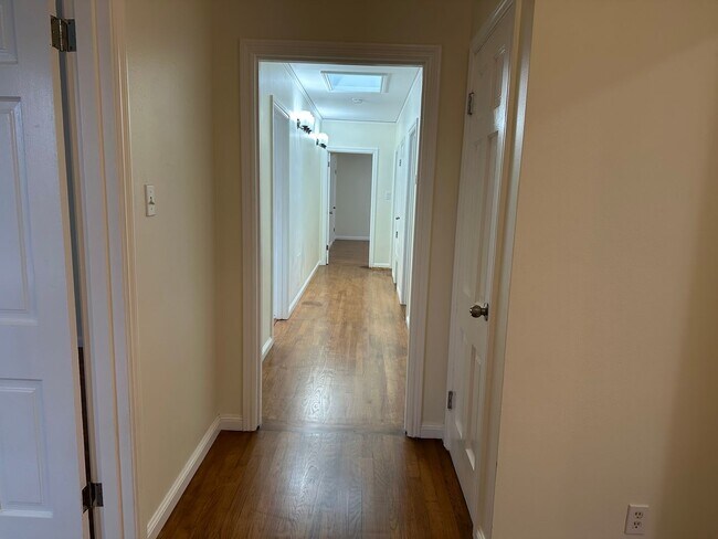 Building Photo - EPIC REA - Great Corner Lakeside Home - 3 ...