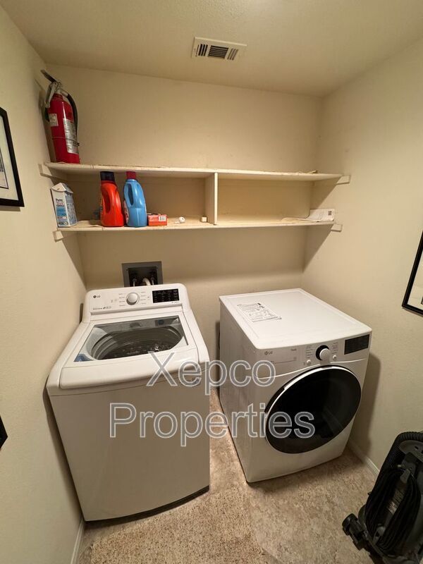 Building Photo - 38297 Crocus Ln