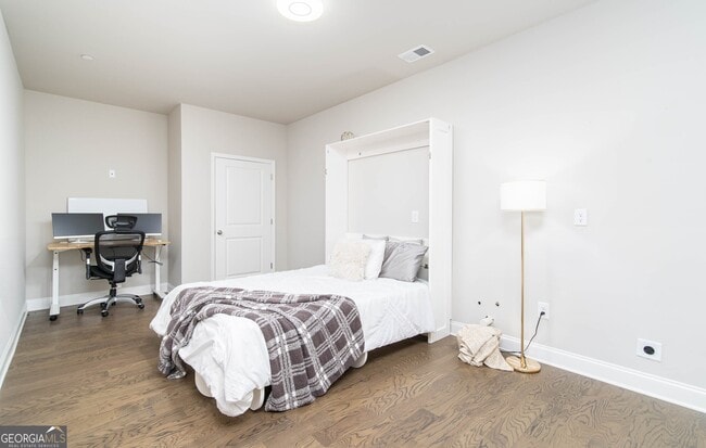 Building Photo - 831 Corsiglia Farm