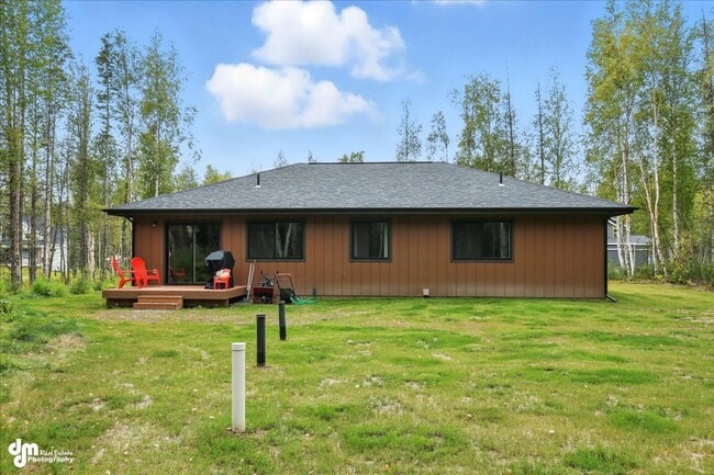 Building Photo - New & Upgraded 4BD Home!