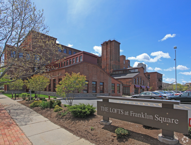 Building Photo - Lofts at Franklin Square