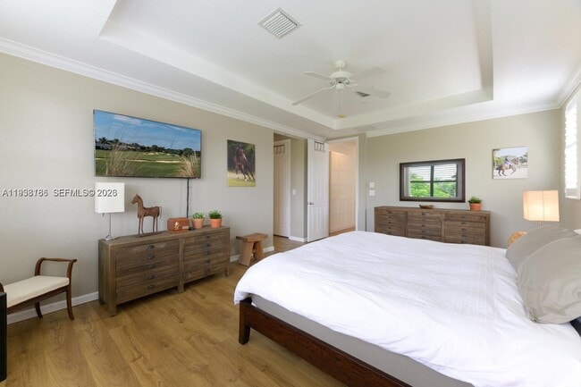 Building Photo - 250 SW Walking Path