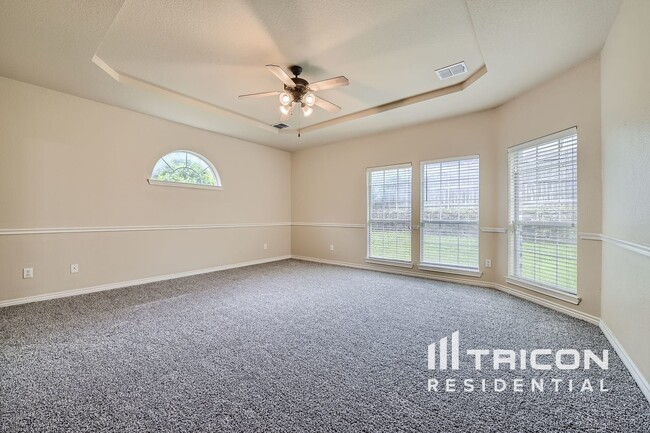 Building Photo - 5001 Pallas Ct