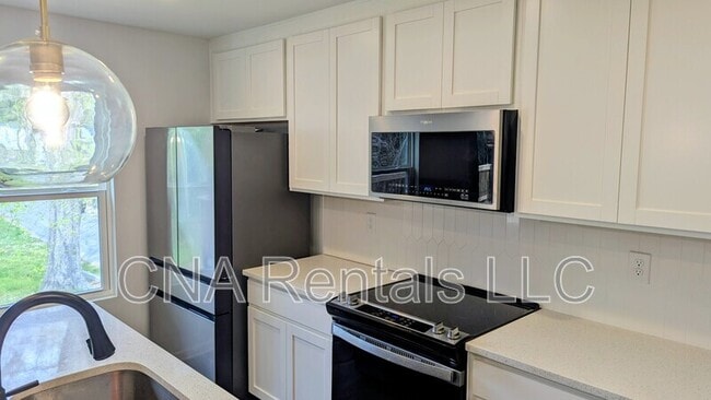 Building Photo - 2367 Summit Ave NW