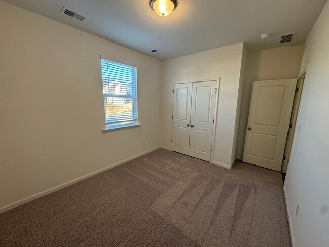 Building Photo - 2136 Norwood Ct