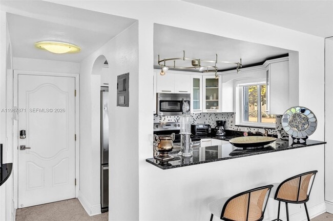 Building Photo - 4144 El Mar Dr