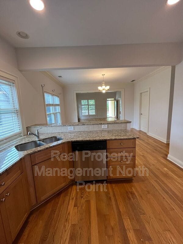 Building Photo - 1357 Eubanks Ave