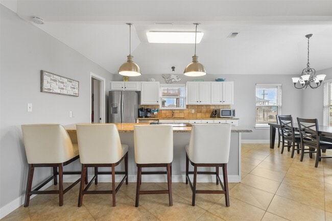 Building Photo - 21531 Zachary Dr