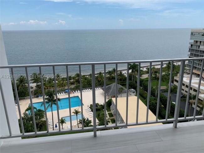Building Photo - 881 Ocean Dr