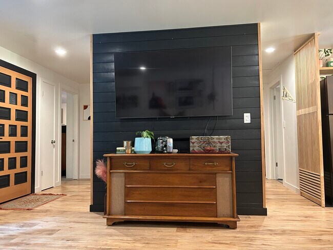 Building Photo - 25979 Pioneer Way NW