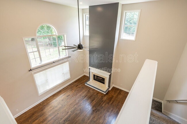 Building Photo - 1540 Hampton Hollow Dr