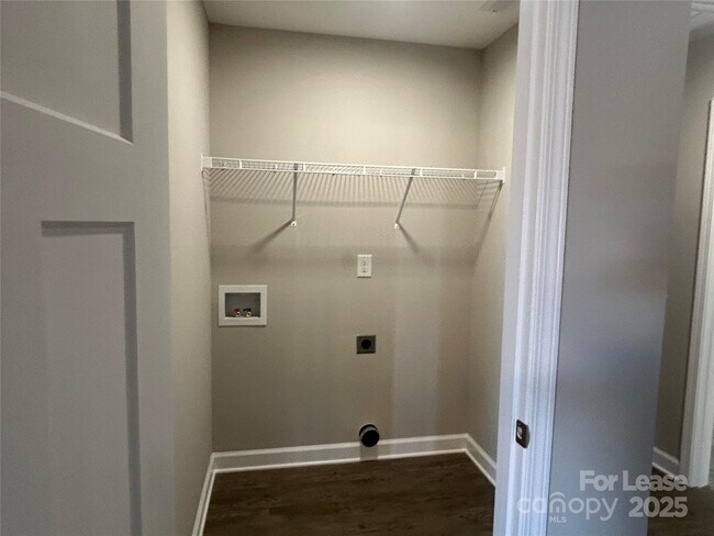 Building Photo - 3301 Paul Elmore Rd