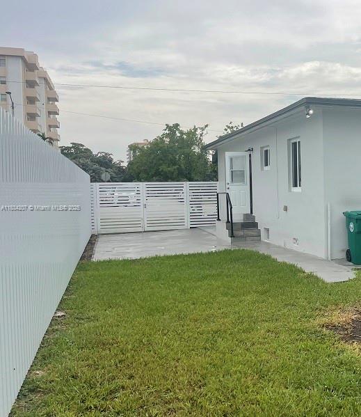Building Photo - 1367 SW 37th Ave