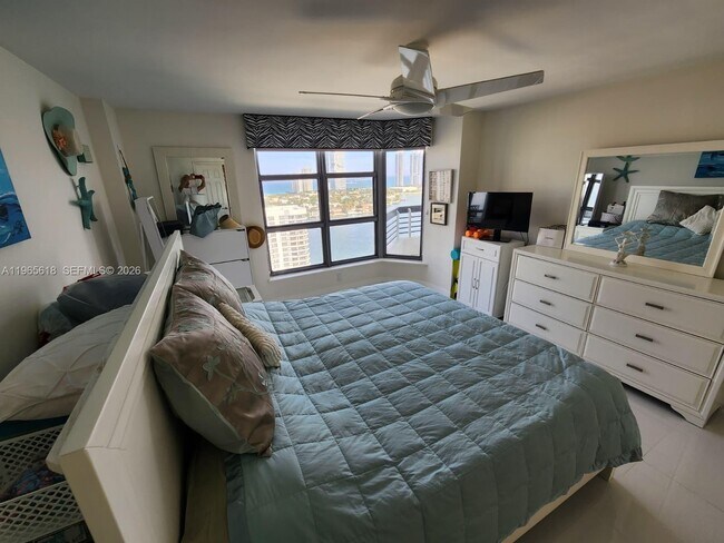 Building Photo - 3530 Mystic Pointe Dr