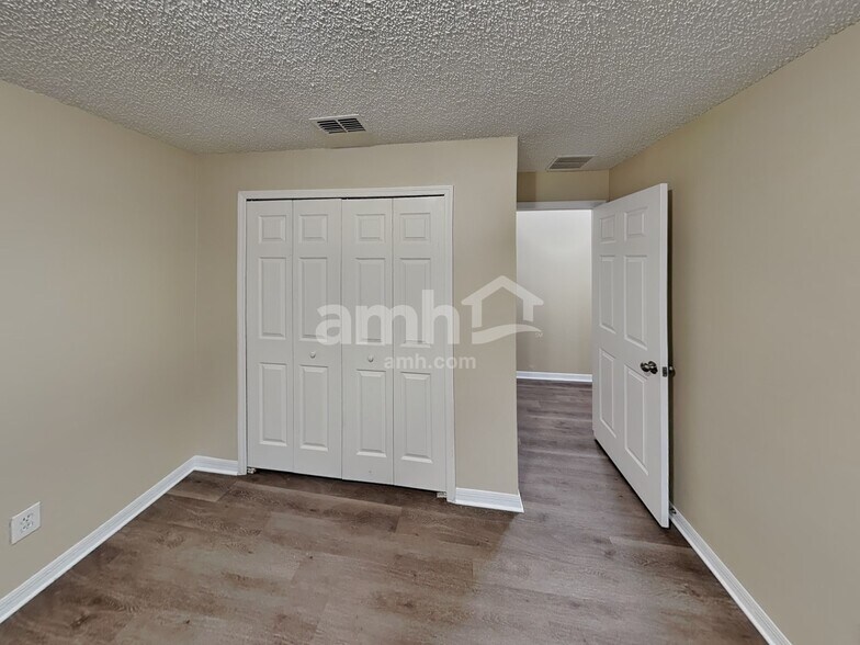 Building Photo - 4012 Waltham Forest Dr