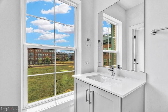 Building Photo - 11236 Bunsen St