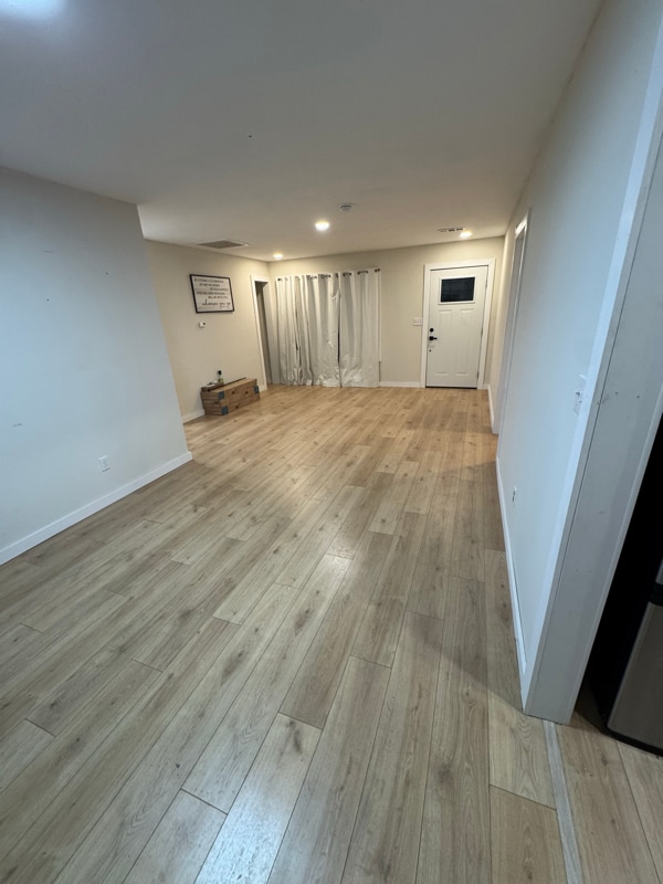 Building Photo - 120 Clinch Dr