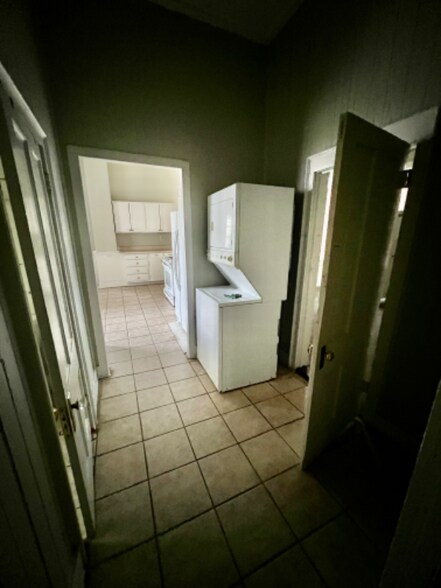 Building Photo - 316 W Duffy St