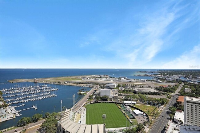 Building Photo - 175 1st St S