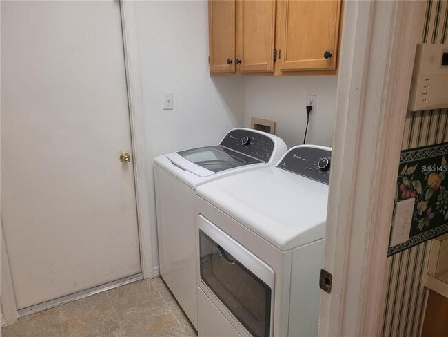 Building Photo - 6087 Kittiwake Dr