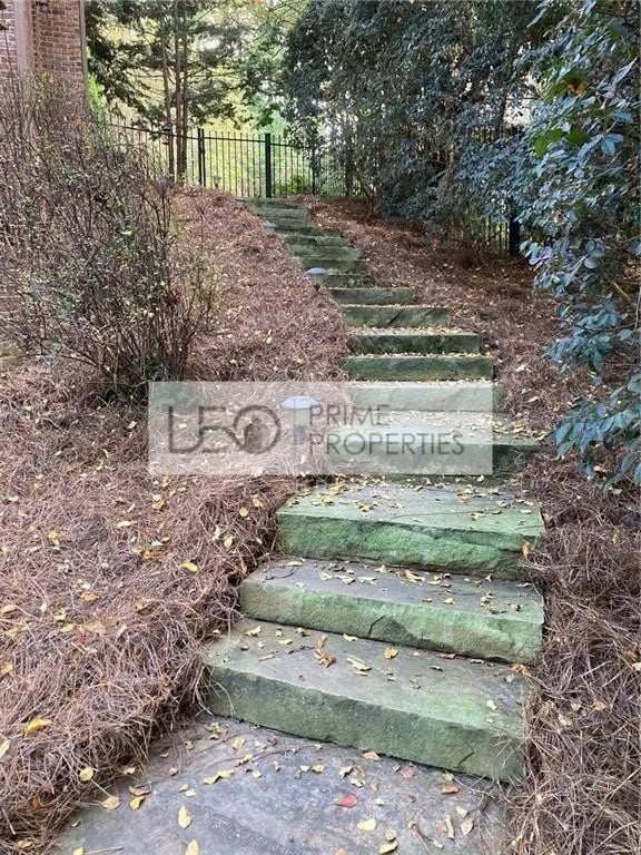 Building Photo - 2262 Meadowvale Dr NE