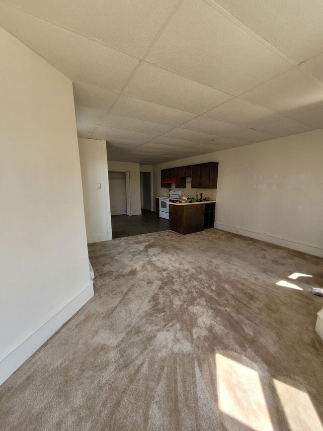 Building Photo - 135 W Main Street