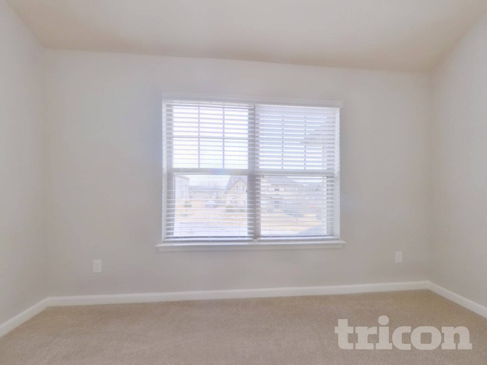 Building Photo - 20 Silver Peak Dr