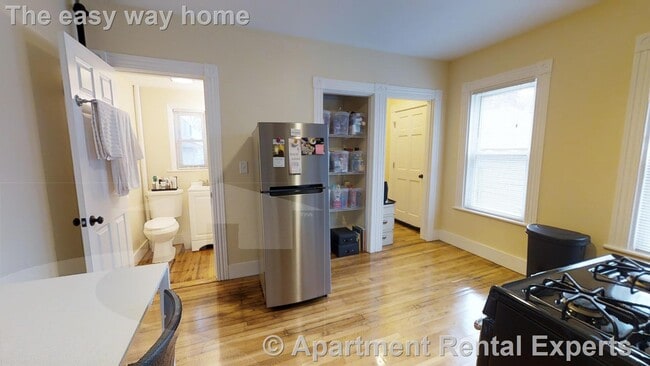 Building Photo - 5-7 Blake St Unit #1