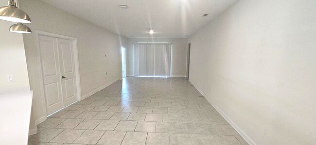 Building Photo - 212 Bergamot Lp