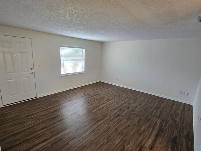Building Photo - 11587 Gwynford Ln