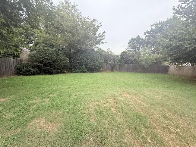 Building Photo - 405 Partridge Ln