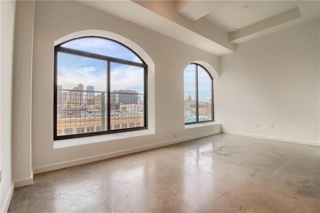 Building Photo - 507 Sabine St