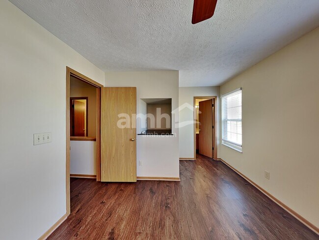 Building Photo - 3300 Darby Glen Blvd