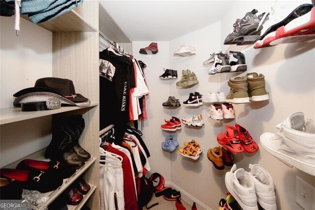 Building Photo - 10162 Benton Woods Dr