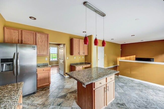 Building Photo - 115 Daffodil Dr